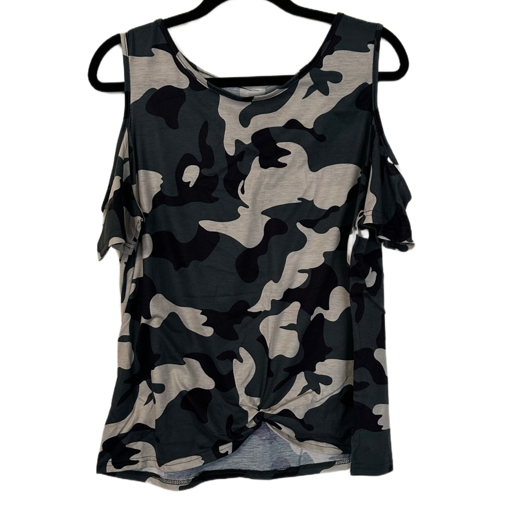 Cold-Shoulder Camo Top Size 2XL Green Black